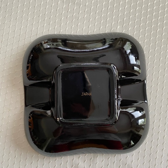 VINTAGE Burgundy & BLACK CERAMIC Oriental ASHTRAY SQUARE MID CENTURY - Picture 4 of 7